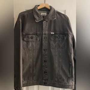 Brand New Men’s Wrangler Heritage Black Denim Jacket size Large